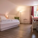 Отель Landhotel - Hotel & Brauereigasthof Schneider Эссинг