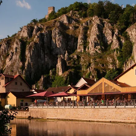 Landhotel - Hotel & Brauereigasthof Schneider Эссинг